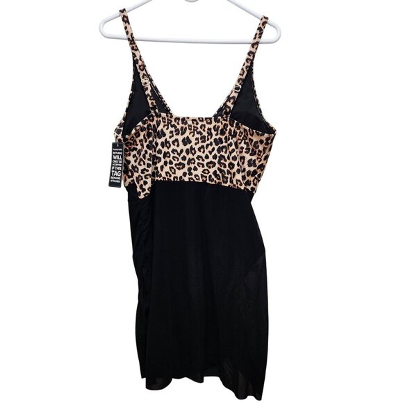 Leopard Print V-Neck Swim Dress With Ruched Sides & Built-In Bottoms Size XXL - Picture 6 of 7